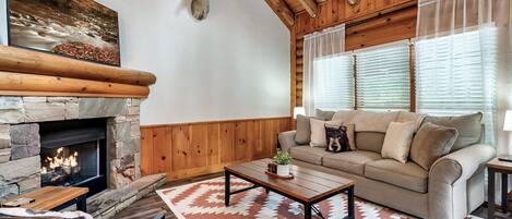 Smart-TV, Kamin, Videospiele