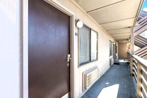 Exterior detail - Pier Magic – Steps to Beach & Garden City Pier | Pool & Hot Tub (Garden City)