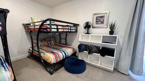 4 chambres, lit parapluie, Wi-Fi gratuit, draps fournis