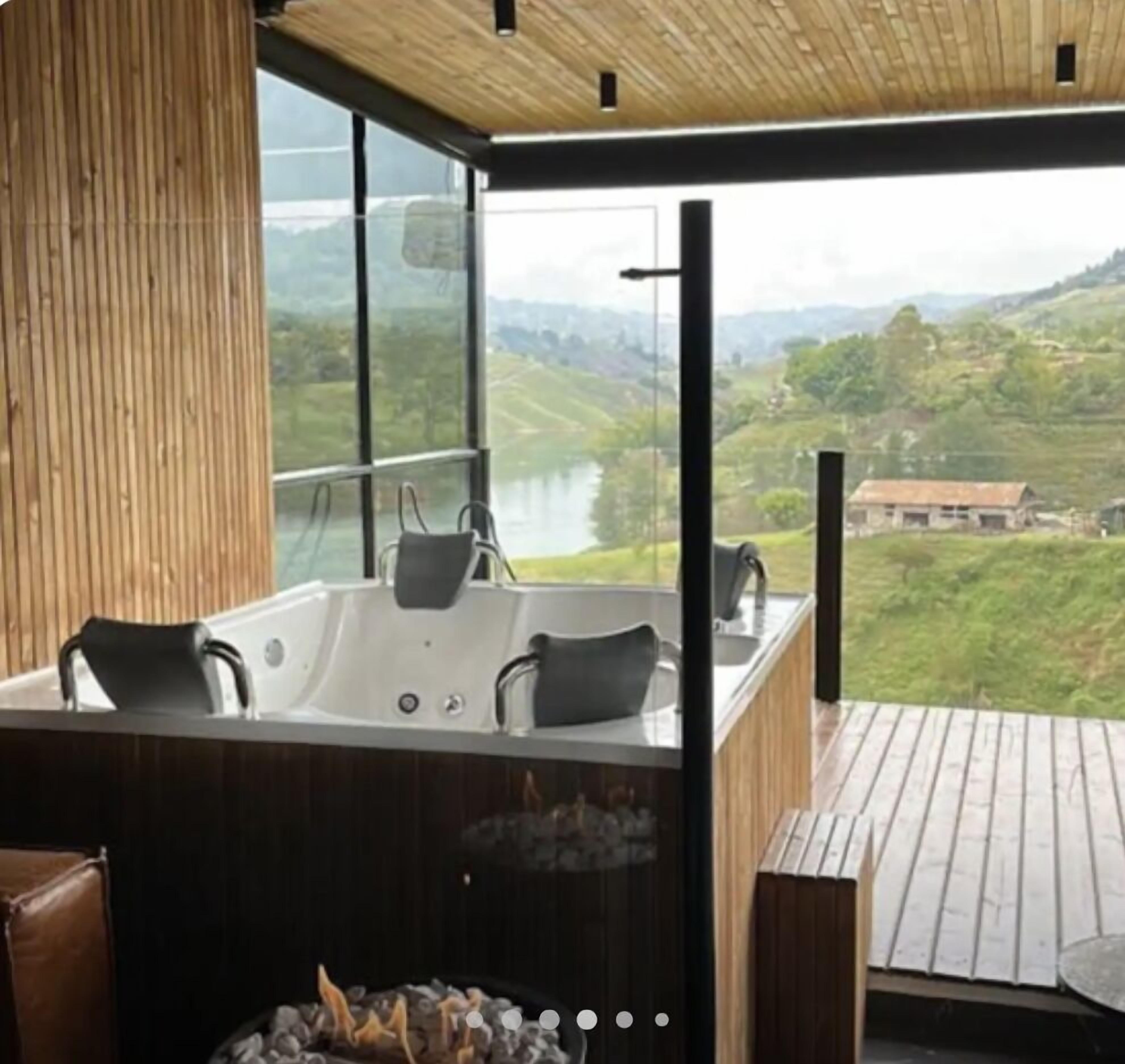 Bain à remous intérieur