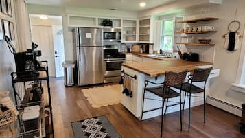 KylskÄp, mikrovÄgsugn, ugn och spishÀll