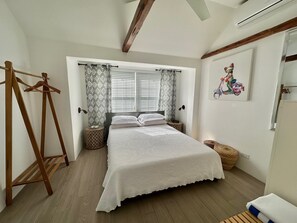 1 bedroom, iron/ironing board, WiFi, bed sheets - Wyndham Water Views (Hamilton)