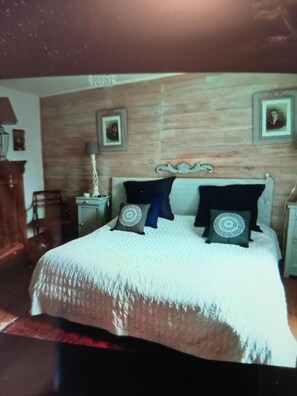 2 dormitorios, tabla de planchar con plancha, wifi y ropa de cama