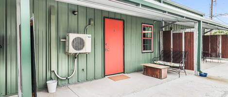 المنطقة المحيطة بالمنشأة