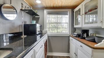 Apartment (0 Bedroom) | Interior