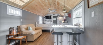 Calabash Studio Cabin, 4 Mi to Sunset Beach!