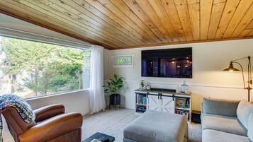 Cottage (2 Bedrooms) | Interior