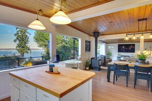 Cottage (2 Bedrooms) | Interior
