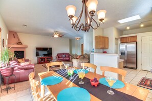 Dining - Lovely Albuquerque Home w/ Patio, 5 Mi to Old Town (Albuquerque)