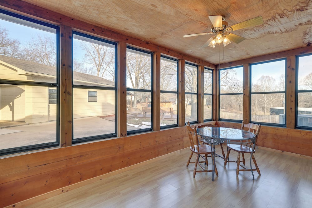Pineville Home w/ Fire Pit < Half-mi to Elk River! - Granby, MO
