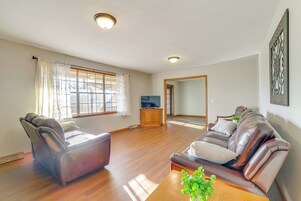 House (3 Bedrooms) | Interior