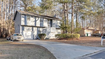 House (3 Bedrooms) | Front of property