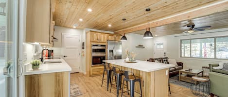 House (3 Bedrooms) | Interior