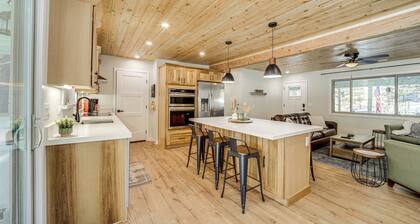 Deck & Fire Pit: Modern Munds Park Retreat!