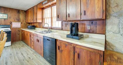 Authentic Log Cabin in Pineville ~ 2 Mi to River!