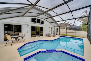 Outdoor pool - Kissimmee Oasis w/ Pool & Grill: 8 Mi to Disney! (Kissimmee)