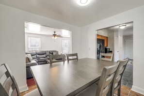 House (6 Bedrooms) | Interior