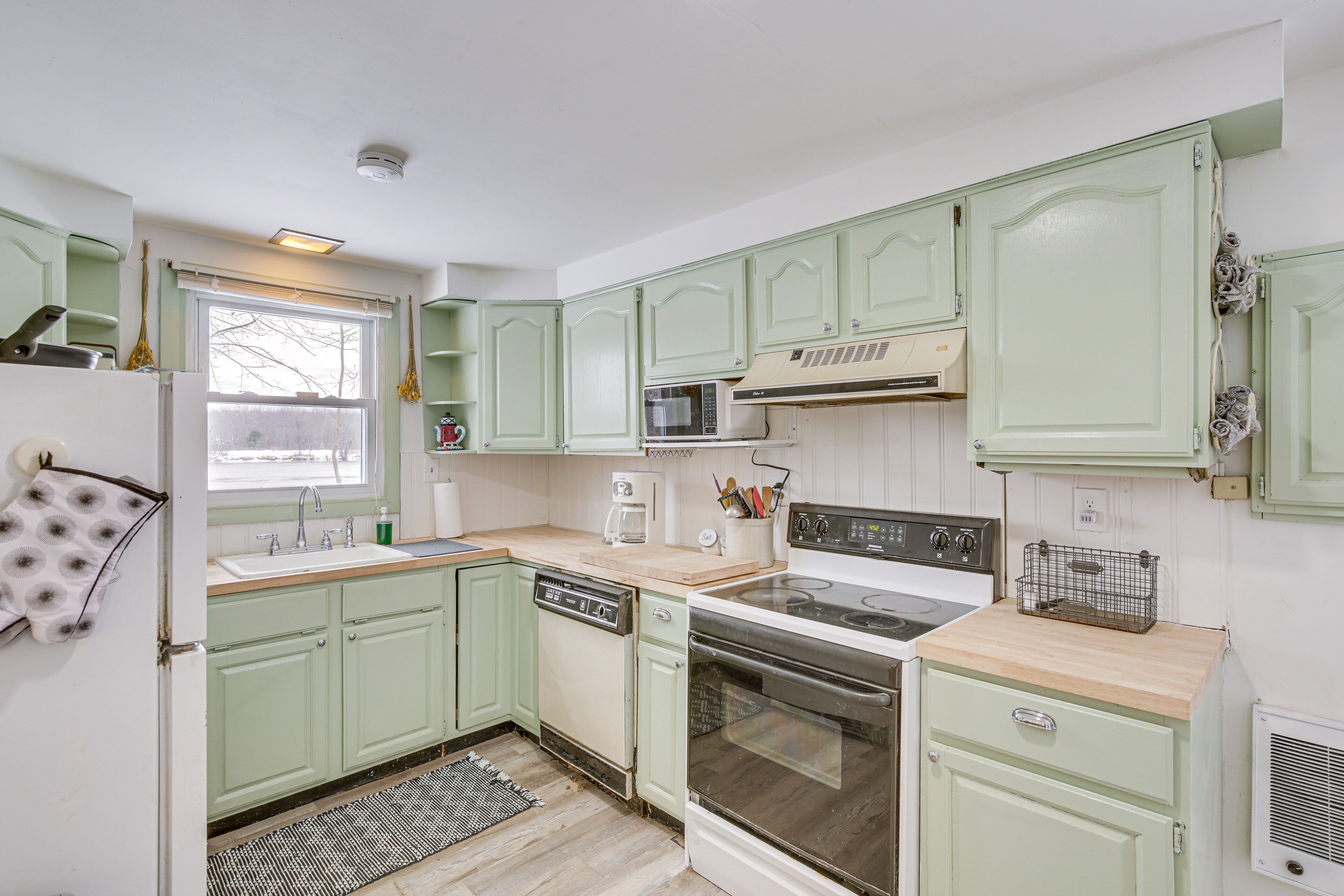 House (2 Bedrooms) | Private kitchen | Microwave, oven, stovetop, dishwasher