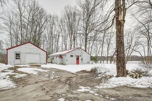 Exterior - Riverfront Topsham Home ~ 28 Mi to Portland! (Topsham)