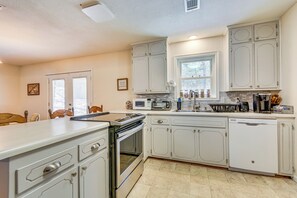 House (3 Bedrooms) | Interior - Searcy Retreat Home Near Little Red River (Searcy)