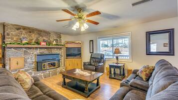 House (3 Bedrooms) | Interior