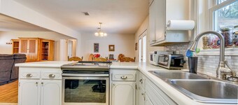 Searcy Retreat Home Near Little Red River