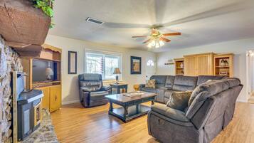 House (3 Bedrooms) | Front of property