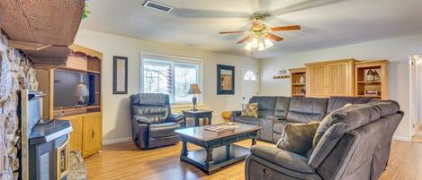 House (3 Bedrooms) | Front of property