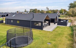 Exterior - Nice home in Otterup with sauna (Otterup)