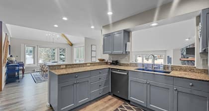 Legends 10 4br 4ba 4 Bedroom Townhouse by RedAwning