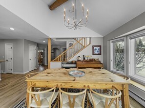 Casa de ciudad, 4 habitaciones | Restaurantes