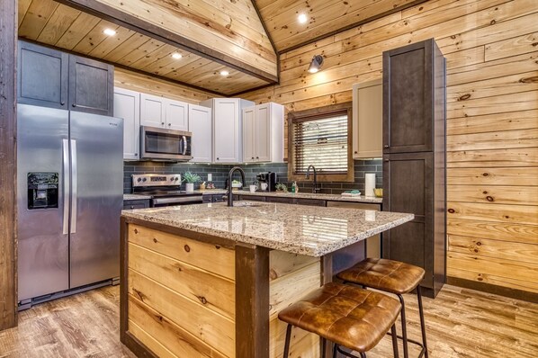 Private kitchen - Er29 - Pop's Perch 2 Bedroom Cabin by RedAwning (Pigeon Forge)