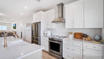 Rumah, 5 kamar tidur | Dapur pribadi | Lemari es, mesin pembuat kopi/teh, dan pemanggang roti