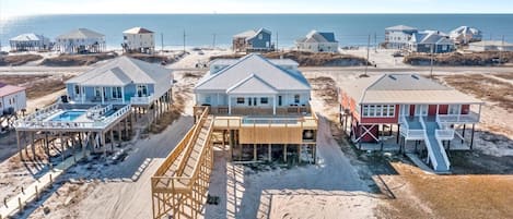 House, 5 Bedrooms | Exterior