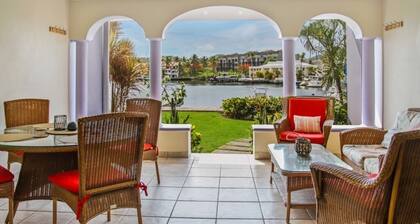 Waterfront 2-bed Townhouse - Harbour 17 2 Bedroom Townhouse by RedAwning