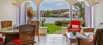 Waterfront Townhouse - Harbour 17 3 Bedroom Townhouse by RedAwning
