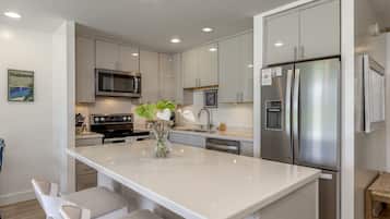 Huoneisto, 1 makuuhuone | Yksityinen keittiö | Jääkaappi, uuni, kahvin-/teenkeitin, leivänpaahdin