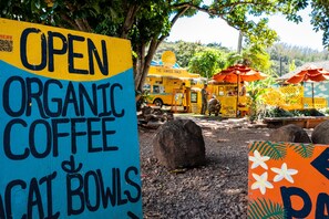 Dining - Kuic146w 1 Bedroom Condo by RedAwning (Kahuku)