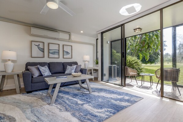 Living area - Kuic146w 1 Bedroom Condo by RedAwning (Kahuku)