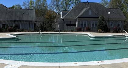 Amazing New Luxury 2 Bdrm Townhome Pool South Charlotte in heart of Ballantyne