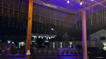 ํ
๋ผ์ค/ํํฐ์ค