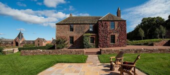 PAPPLE FARMHOUSE AT PAPPLE STEADTING - a luxury 4 bedroom famrhouse in the hear of East Lothian