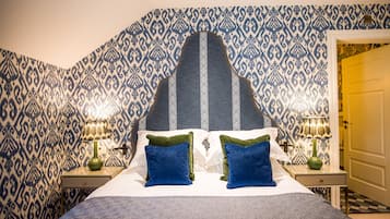 Deluxe Double Room, 1 King Bed, Courtyard View