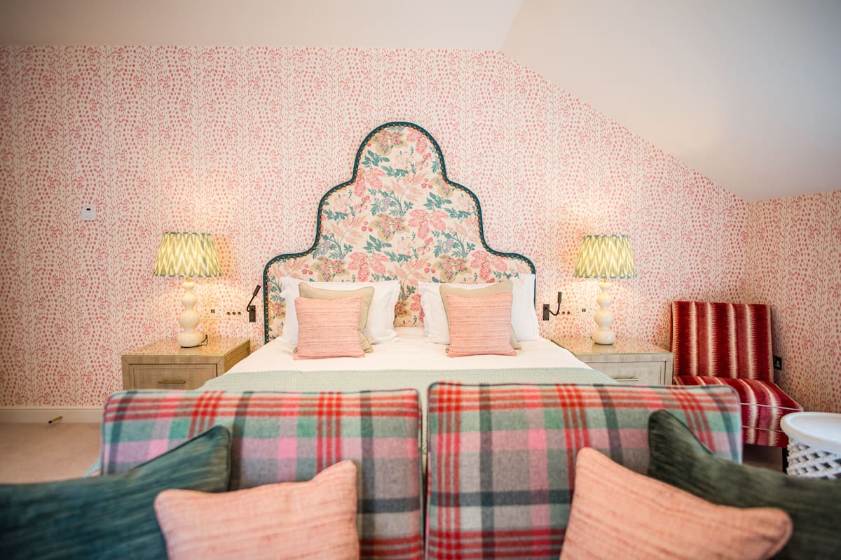 Deluxe tweepersoonskamer, 1 kingsize bed | Luxe beddengoed, individueel gedecoreerd, individueel gemeubileerd