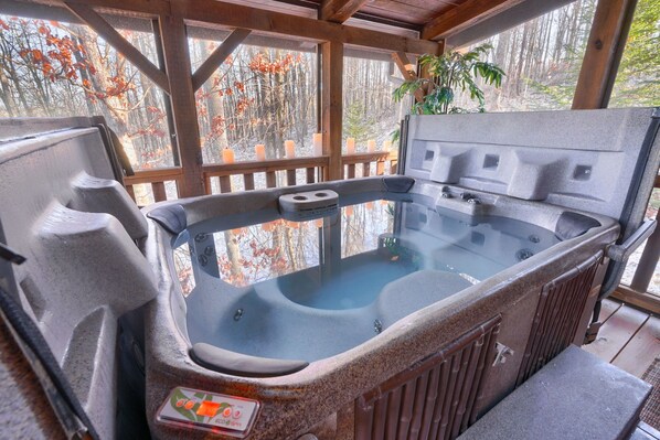 Outdoor spa tub