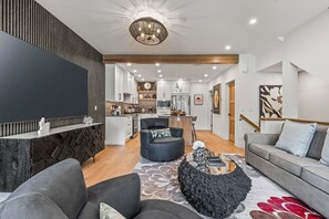 TV, fireplace, offices - BRAND NEW|Artemis by SSR|TopView|Luxury|HOT TUB (Canmore)