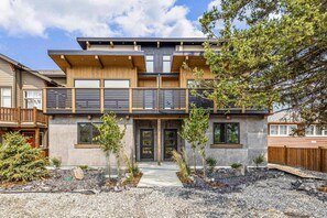 Exterior - BRAND NEW|Cronus by SSR|TopView|Luxury|HOT TUB (Canmore)