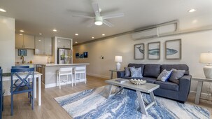 Turtle Bay 1 bed with Covered Lanai Renovated AC & Golf Course Views