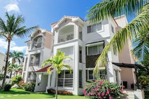Exterior - CorteSea A302 Luxury Penthouse Only a Short walk to World-Renowned Bavaro Beach (Punta Cana)