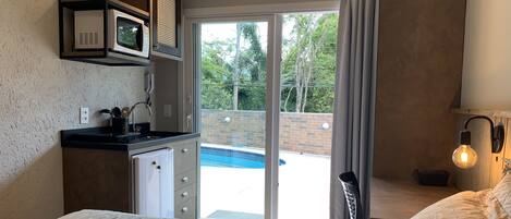5 bedrooms, iron/ironing board, WiFi, bed sheets